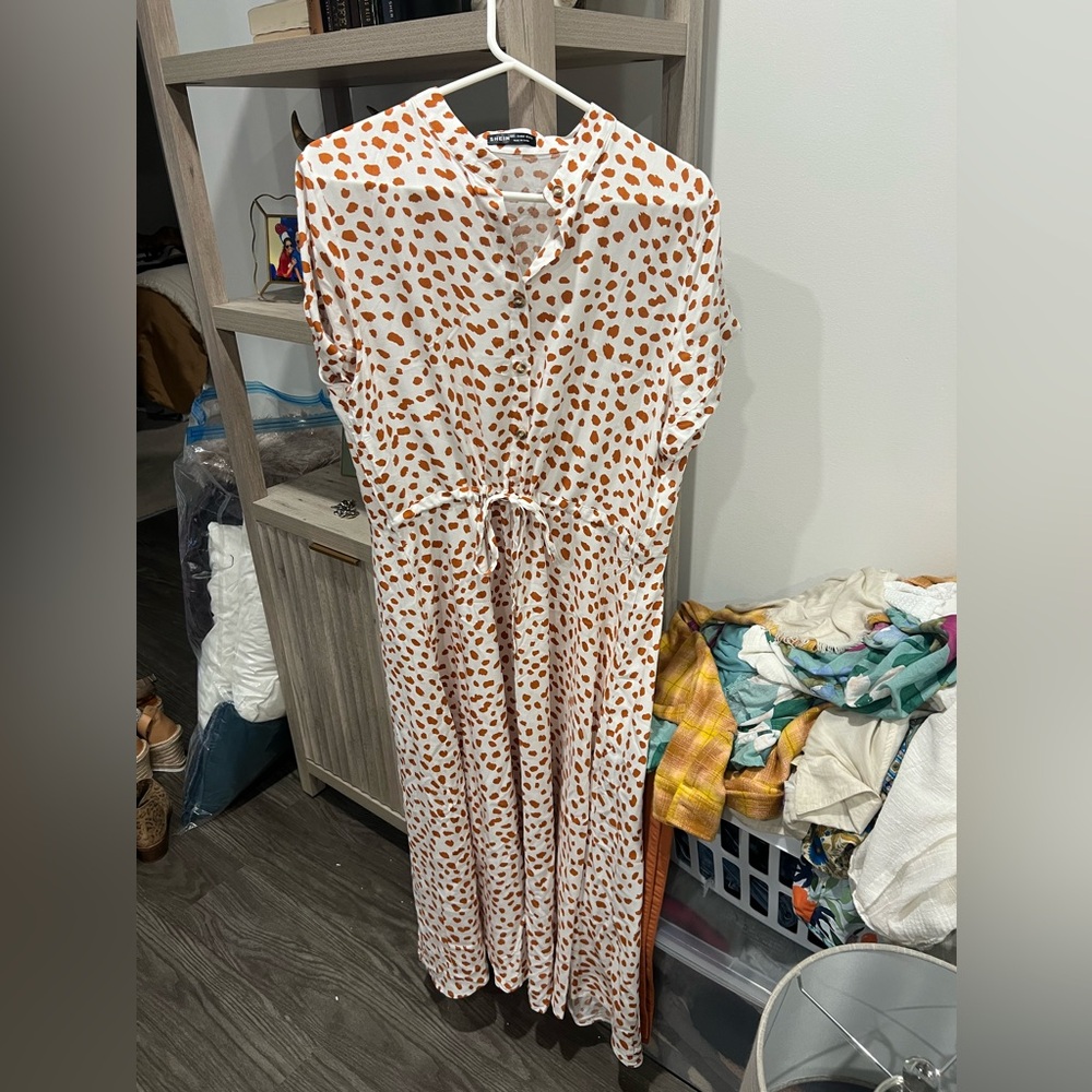 💰White midi dress with orange spots